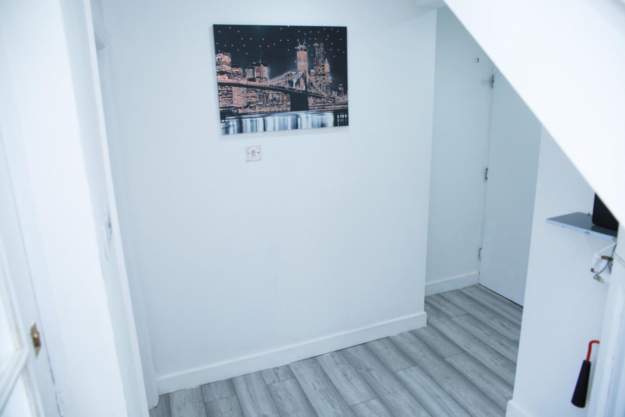 Lovely Apartment With Free Parking On Premises. Londen Buitenkant foto