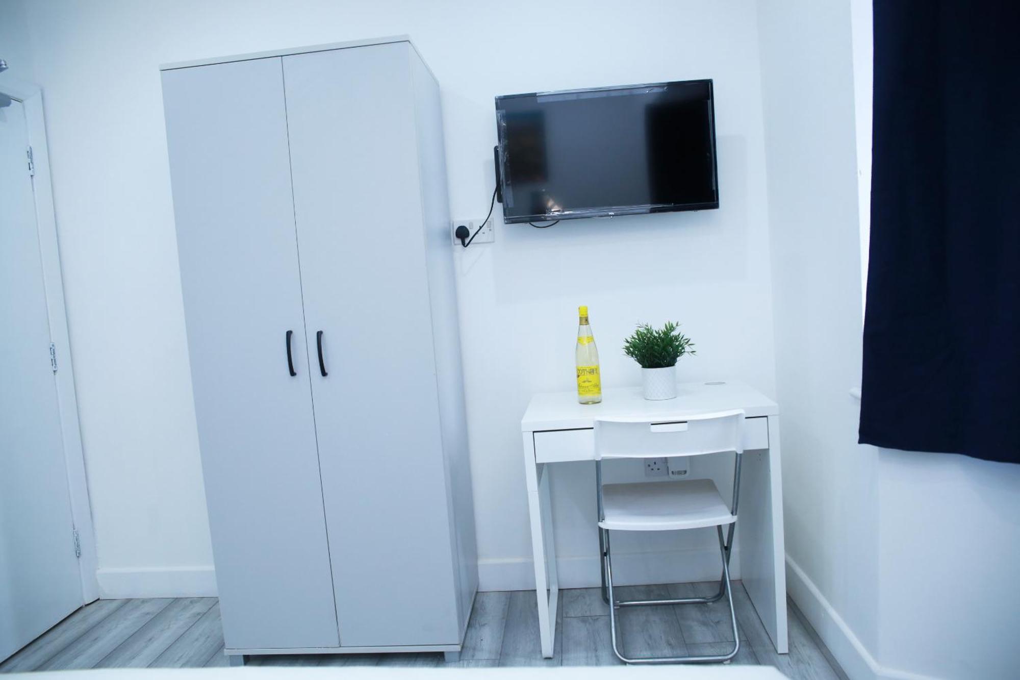 Lovely Apartment With Free Parking On Premises. Londen Buitenkant foto